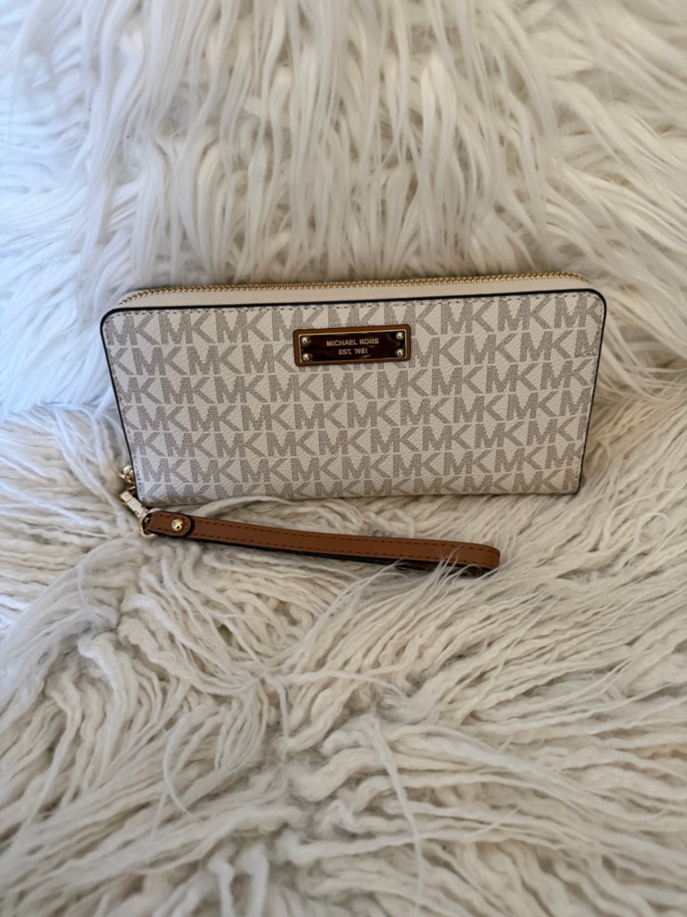 Michael Kors Signature Wristlet Wallet in Vanilla/Tan